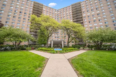 7033 N Kedzie Avenue #815, Chicago, IL 60645 - Photo 1