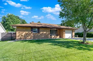 425 Douglas St, Oswego, IL 60543 - Photo 1