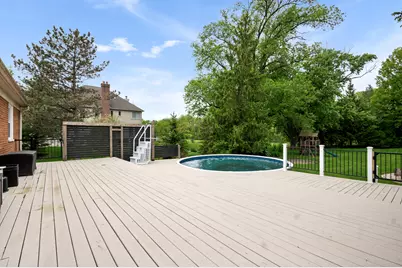 17W214 W Hillside Lane, Willowbrook, IL 60527 - Photo 19