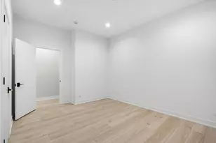 1331 W Taylor St, Chicago, IL 60607 - Photo 9