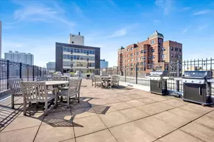 3033 N Sheridan Rd, Chicago, IL 60657 - Photo 17