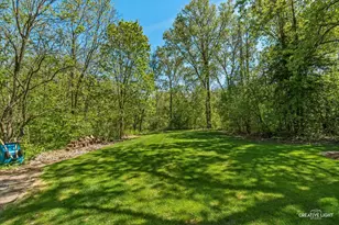8N419 Sunny Hill Cir, Elgin, IL 60124 - Photo 41