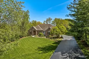 8N419 Sunny Hill Cir, Elgin, IL 60124 - Photo 3