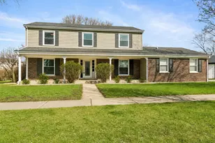 1653 N Douglas Ave, Arlington Heights, IL 60004 - Photo 1