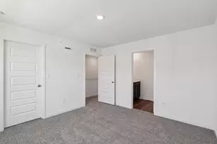 525 Yosemite Wy, Mundelein, IL 60060 - Photo 13