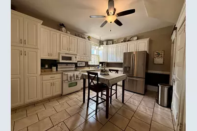 222 W Main Street, Clifton, IL 61727 - Photo 9