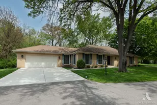 2 Dogwood Rd, Rolling Meadows, IL 60008 - Photo 1