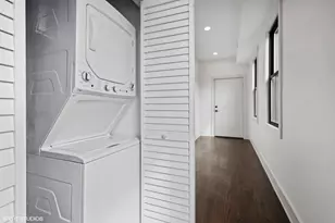 1114 W Grand Ave, Chicago, IL 60642 - Photo 11