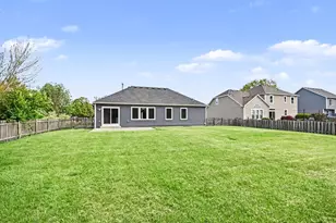 566 Yellowstone Ln, Yorkville, IL 60560 - Photo 25