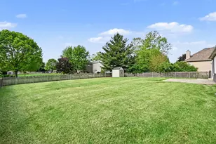 566 Yellowstone Ln, Yorkville, IL 60560 - Photo 23
