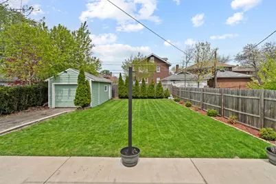 416 Hull Court, Waukegan, IL 60085 - Photo 33