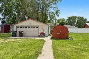 204 E Lake St, Ashkum, IL 60911 - Photo 3
