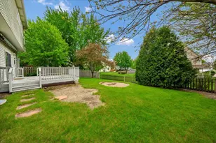 7 Appletree Ct, Lake in the Hills, IL 60156 - Photo 29