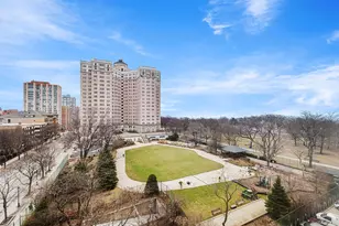 5455 N Sheridan Rd, Chicago, IL 60640 - Photo 11