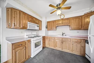2316 185th Pl, Lansing, IL 60438 - Photo 9
