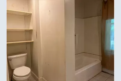 740 E 9th Street, Davenport, IA 52803 - Photo 9