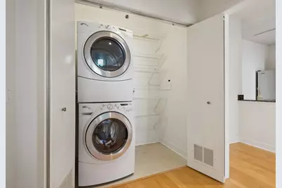 8 E Randolph Street #3102, Chicago, IL 60601 - Photo 17