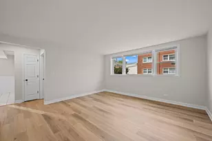 10121 Hartford Ct, Schiller Park, IL 60176 - Photo 5