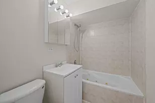 10121 Hartford Ct, Schiller Park, IL 60176 - Photo 9