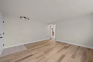 10121 Hartford Ct, Schiller Park, IL 60176 - Photo 7