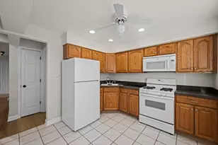 10121 Hartford Ct, Schiller Park, IL 60176 - Photo 13