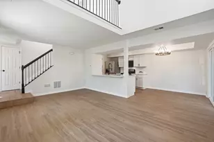 1332 Sugar Ct, Naperville, IL 60563 - Photo 5