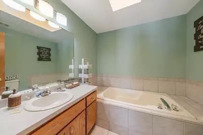 9421 Lindsay Street, Orland Hills, IL 60487 - Photo 19