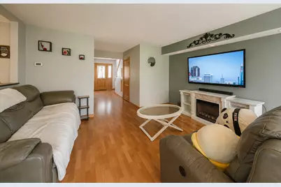 9421 Lindsay Street, Orland Hills, IL 60487 - Photo 9