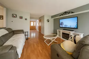 9421 Lindsay St, Orland Hills, IL 60487 - Photo 9