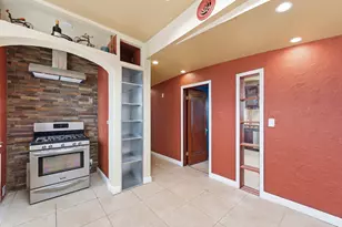 9517 S Escanaba Ave, Chicago, IL 60617 - Photo 13