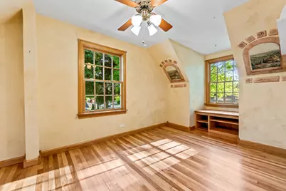 107 N Elmhurst Avenue, Mount Prospect, IL 60056 - Photo 23