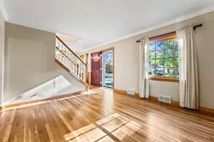107 N Elmhurst Ave, Mount Prospect, IL 60056 - Photo 5