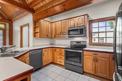 107 N Elmhurst Avenue, Mount Prospect, IL 60056 - Photo 11