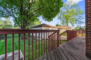 107 N Elmhurst Ave, Mount Prospect, IL 60056 - Photo 27