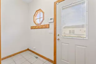 107 N Elmhurst Ave, Mount Prospect, IL 60056 - Photo 19