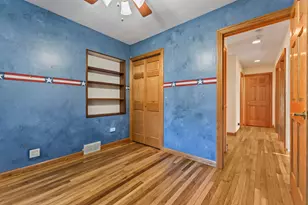 107 N Elmhurst Ave, Mount Prospect, IL 60056 - Photo 15
