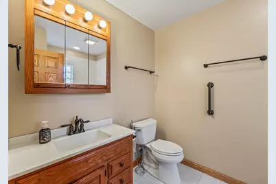 107 N Elmhurst Avenue, Mount Prospect, IL 60056 - Photo 17