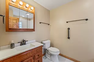 107 N Elmhurst Ave, Mount Prospect, IL 60056 - Photo 17