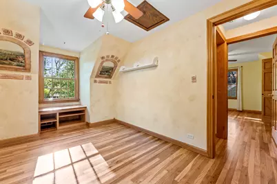 107 N Elmhurst Avenue, Mount Prospect, IL 60056 - Photo 25
