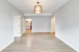 7400 N Seeley Ave, Chicago, IL 60645 - Photo 9