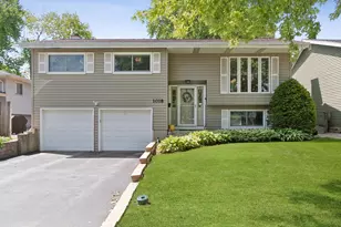 1018 Dawes Ave, Wheaton, IL 60189 - Photo 1