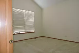 5640 Cambridge Way, Hanover Park, IL 60133 - Photo 25