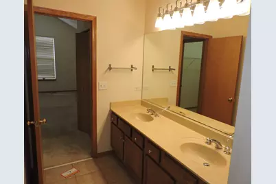 5640 Cambridge Way, Hanover Park, IL 60133 - Photo 37
