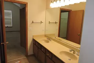 5640 Cambridge Way, Hanover Park, IL 60133 - Photo 37