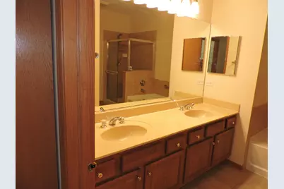 5640 Cambridge Way, Hanover Park, IL 60133 - Photo 33