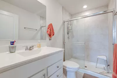 2032 Yellowstone Boulevard, Mundelein, IL 60060 - Photo 9
