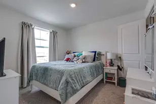 2032 Yellowstone Blvd, Mundelein, IL 60060 - Photo 11
