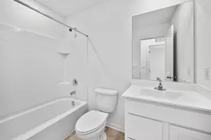 2032 Yellowstone Blvd, Mundelein, IL 60060 - Photo 13