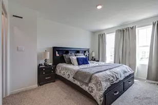 2032 Yellowstone Blvd, Mundelein, IL 60060 - Photo 9