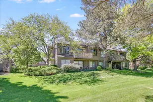 669 Golf Ln, Lake Barrington, IL 60010 - Photo 25